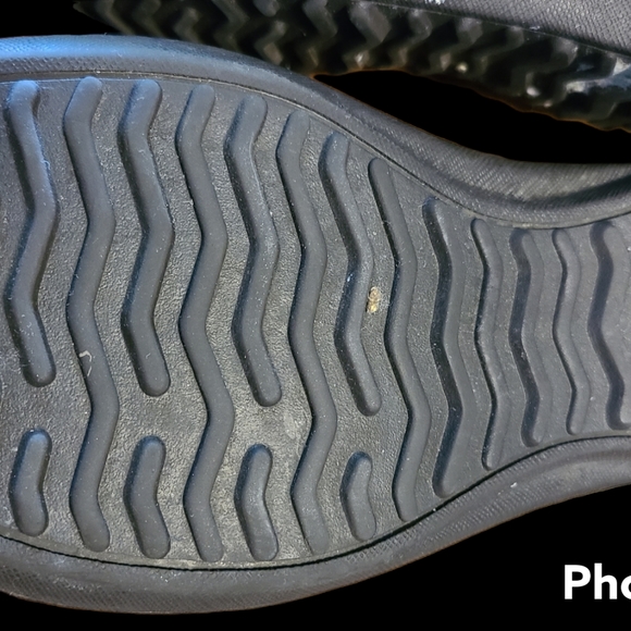 Ugg slides - Picture 3 of 4